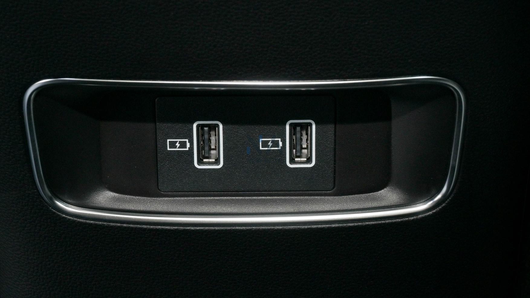 MG RX5 Plus Standard Black – Beige 2024