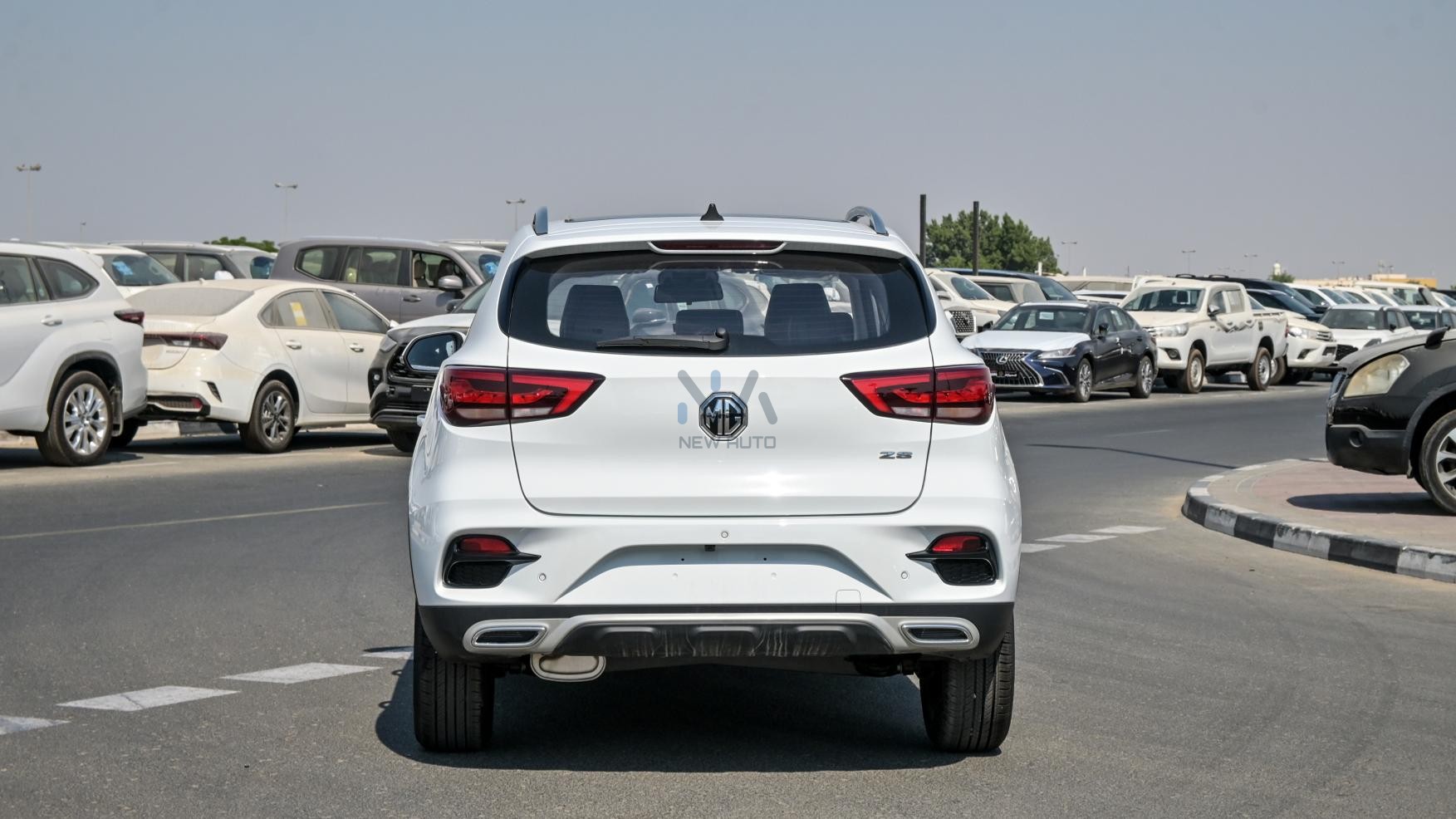 MG ZS LUXURY (N-ZS-1.5-P25-LUX) White-Black 2025