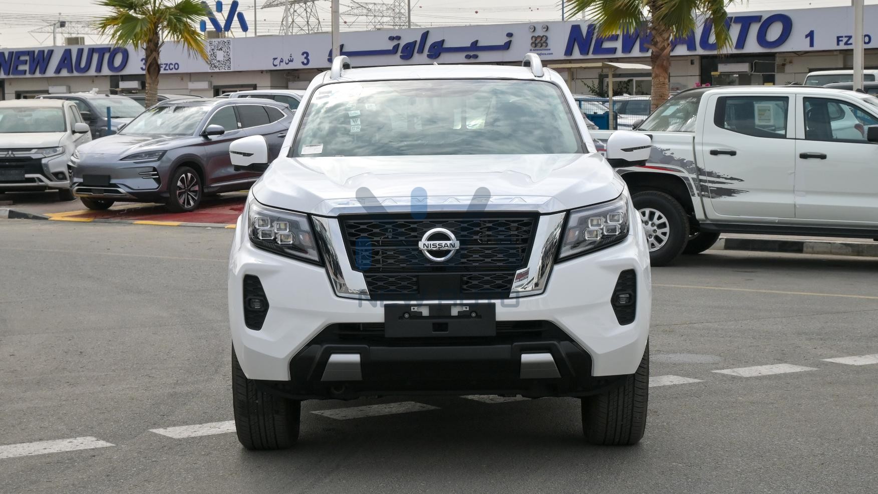Nissan Navara( N-NIS-P-2.5-24) White-Black- 2024
