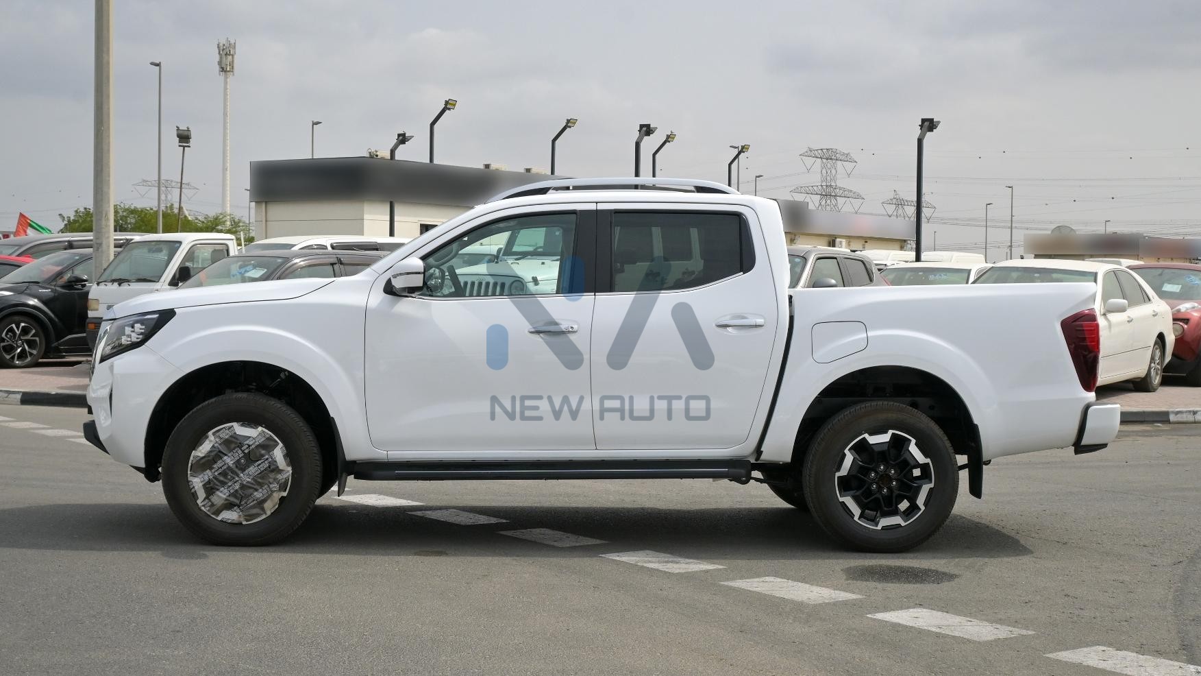 Nissan Navara( N-NIS-P-2.5-24) White-Black- 2024