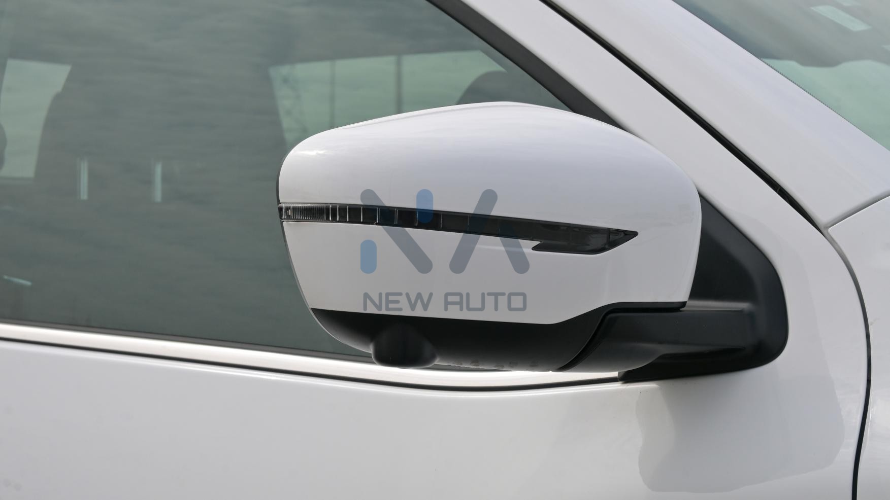 Nissan Navara( N-NIS-P-2.5-24) White-Black- 2024