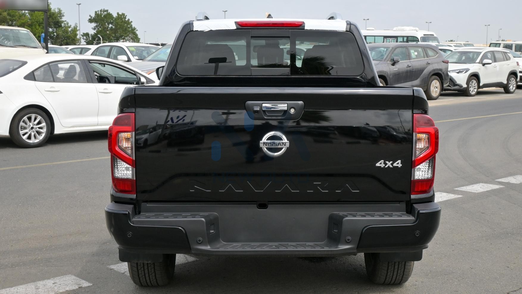Nissan Navara( N-NIS-P-2.5-24) Black-Black 2024