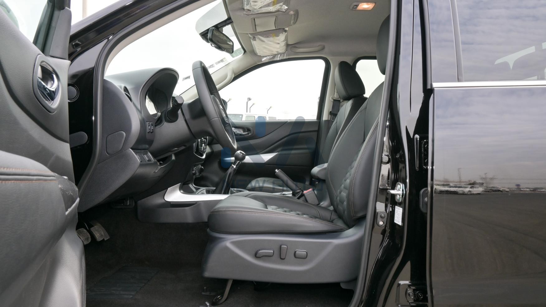 Nissan Navara( N-NIS-P-2.5-24) Black-Black 2024