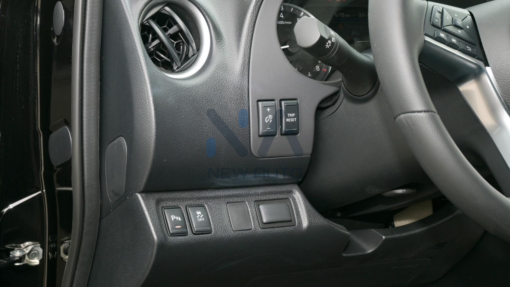 Nissan Navara( N-NIS-P-2.5-24) Black-Black 2024