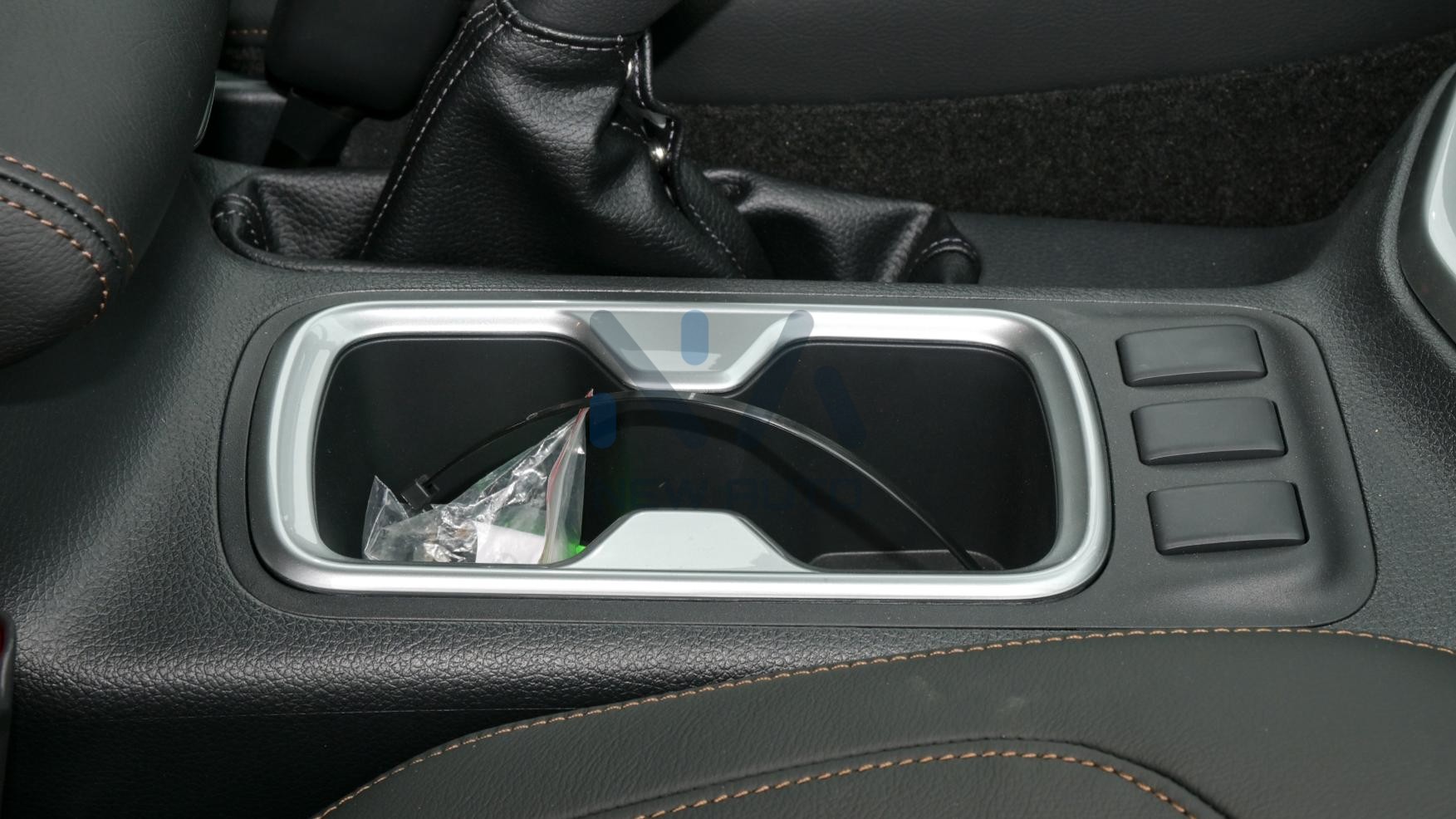 Nissan Navara( N-NIS-P-2.5-24) Black-Black 2024