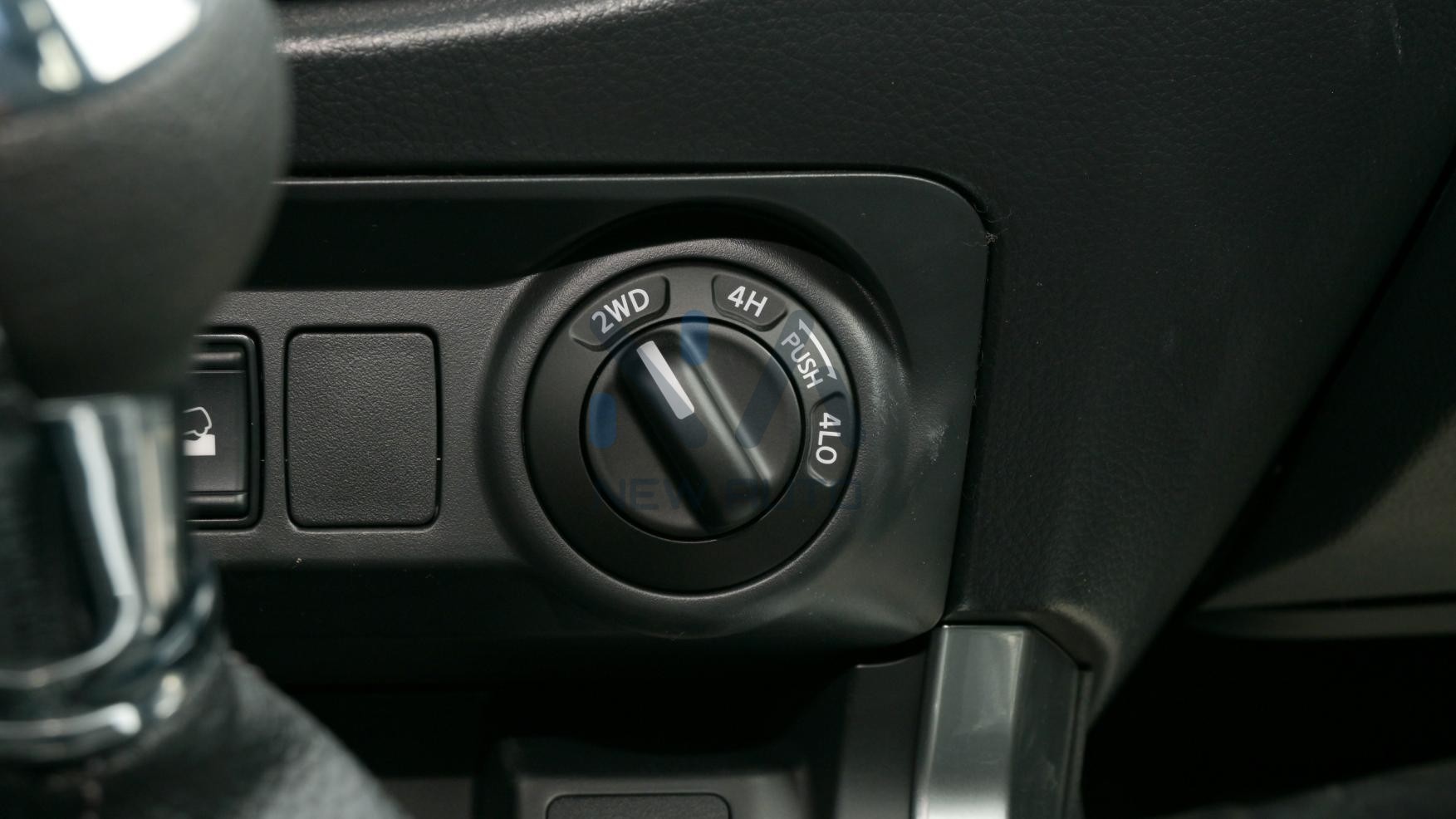 Nissan Navara( N-NIS-P-2.5-24) Black-Black 2024