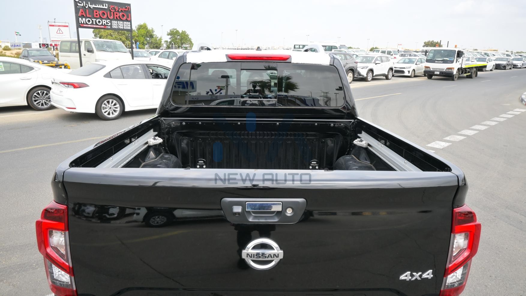 Nissan Navara( N-NIS-P-2.5-24) Black-Black 2024