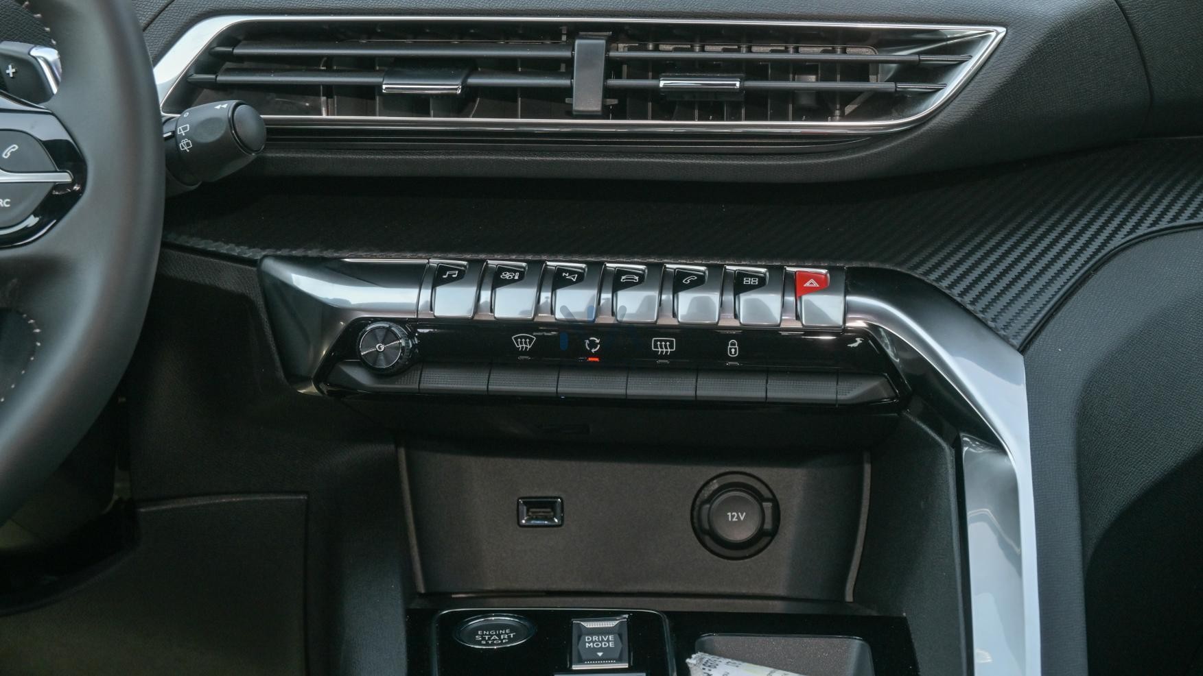 PEUGEOT 3008 ACTIVE (N-PE-ACT-1.6-25-03) White – Black – 2025