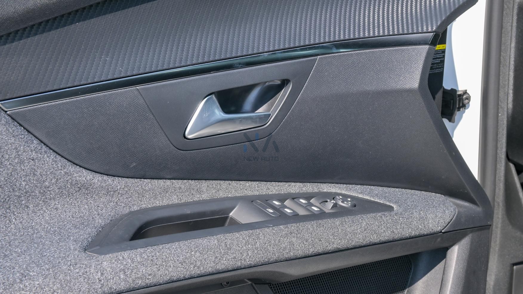 PEUGEOT 3008 ACTIVE (N-PE-ACT-1.6-25-03) White – Black – 2025