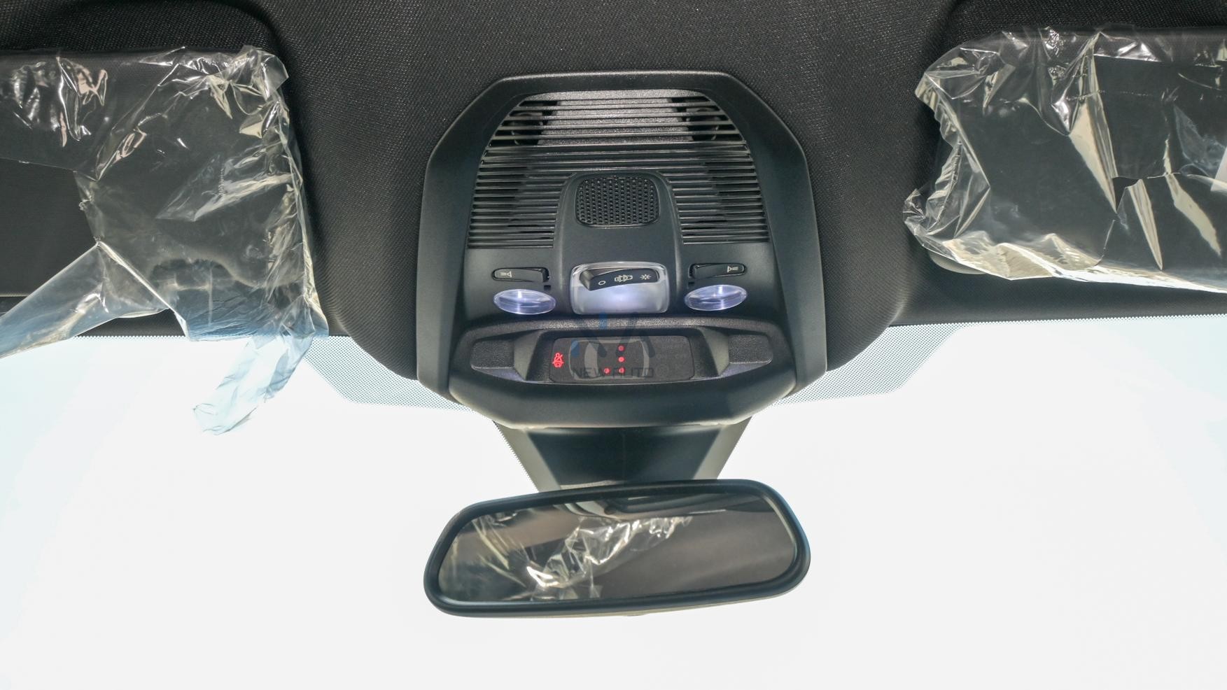 PEUGEOT 3008 ACTIVE (N-PE-ACT-1.6-25-03) White – Black – 2025