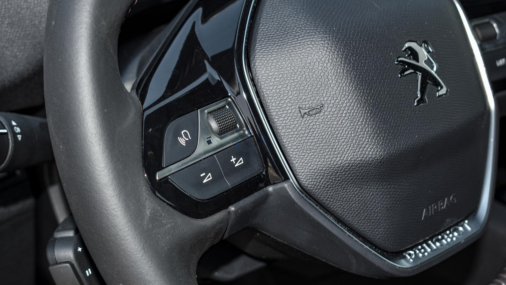 PEUGEOT 3008 ACTIVE (N-PE-ACT-1.6-25-03) Black-Black – 2025