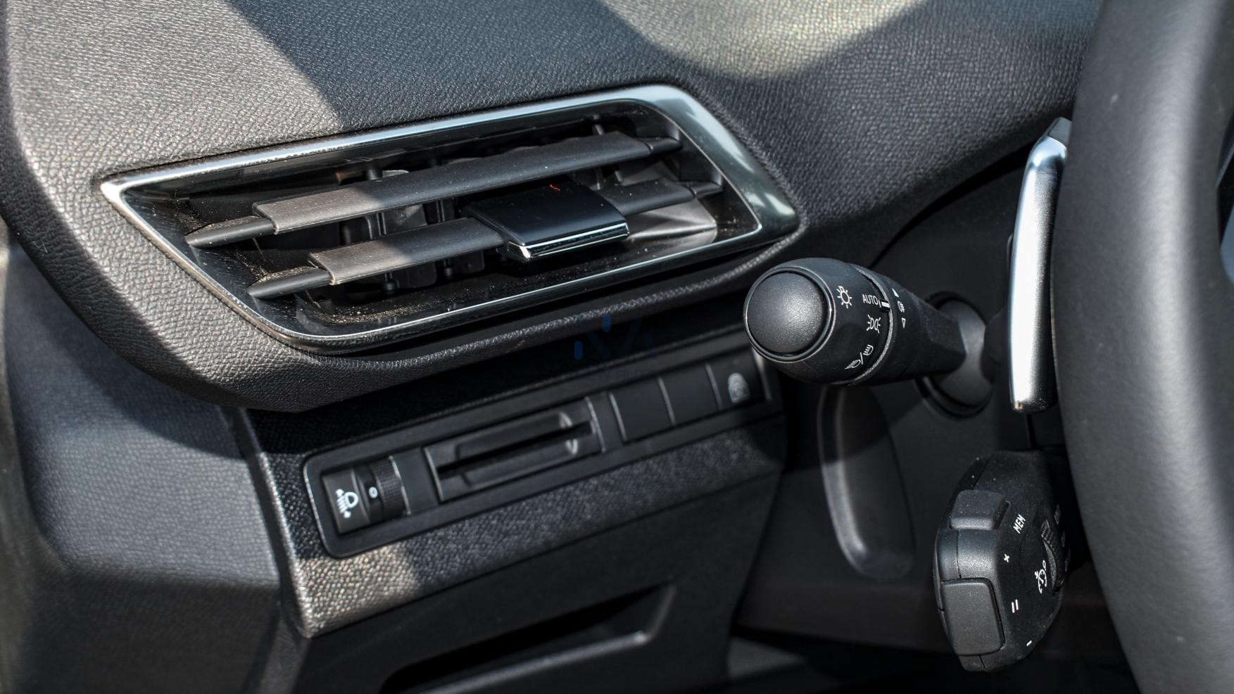 PEUGEOT 3008 ACTIVE (N-PE-ACT-1.6-25-03) Black-Black – 2025