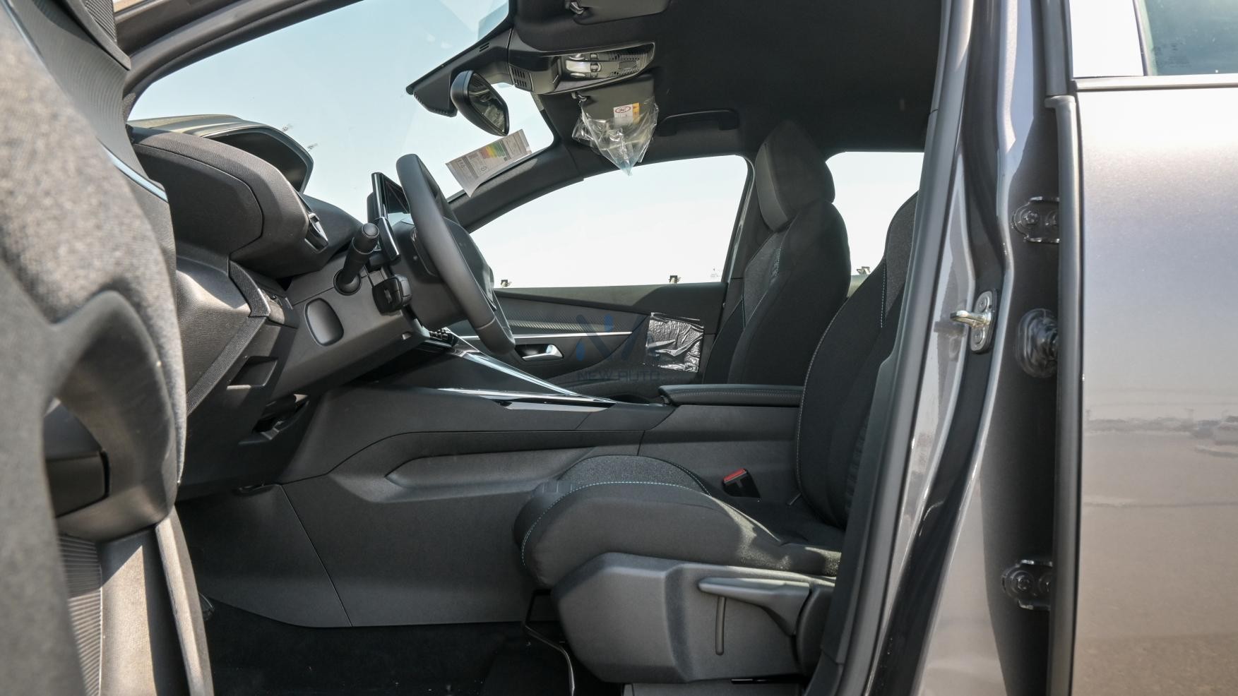 PEUGEOT 3008 ACTIVE (N-PE-ACT-1.6-25-03) Grey – Black – 2025