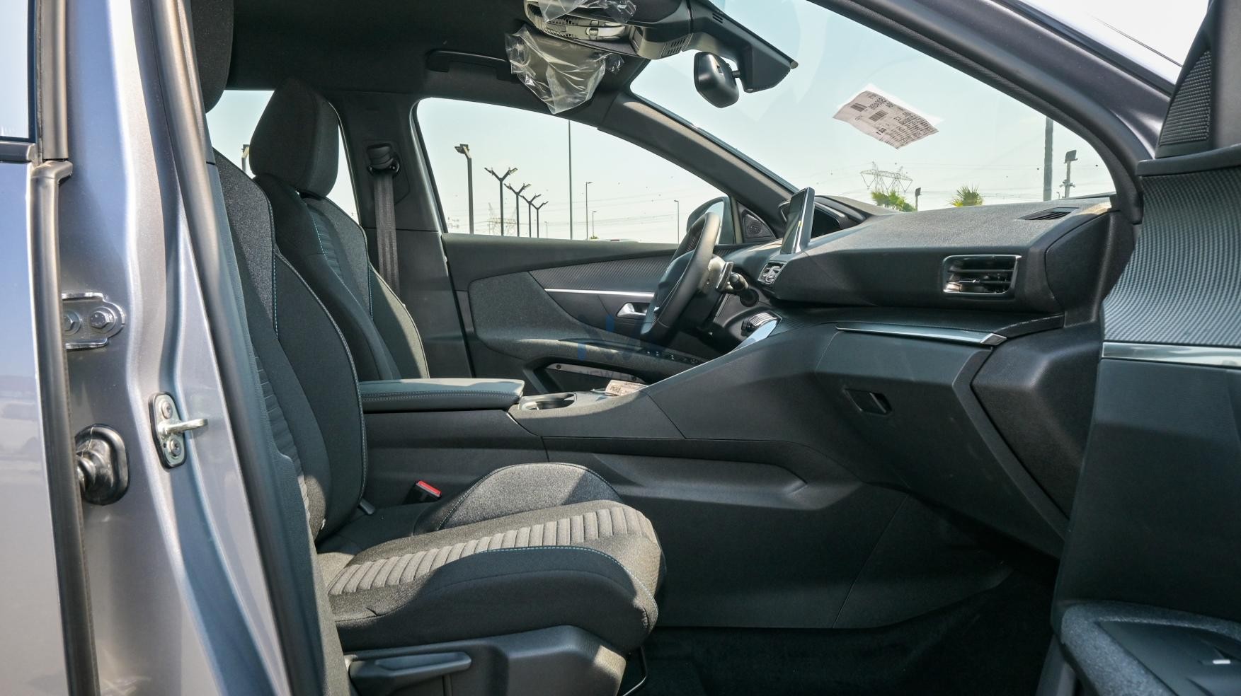 PEUGEOT 3008 ACTIVE (N-PE-ACT-1.6-25-03) Silver-Black – 2025