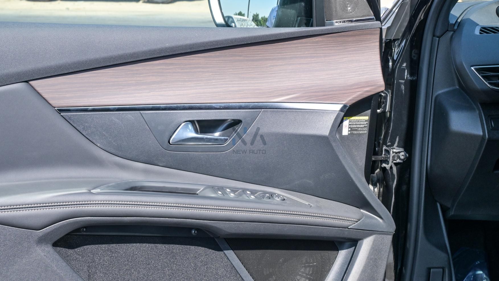 PEUGEOT 3008 GT LINE (N-PE-GT-1.6-25) Black-Red2025