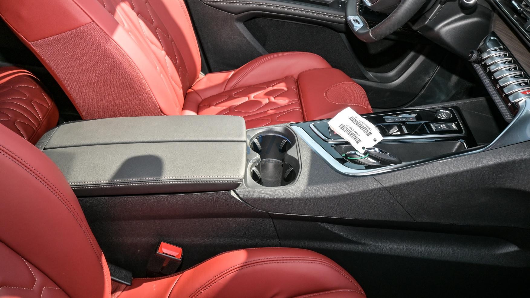 PEUGEOT 3008 GT LINE (N-PE-GT-1.6-25) Black-Red2025