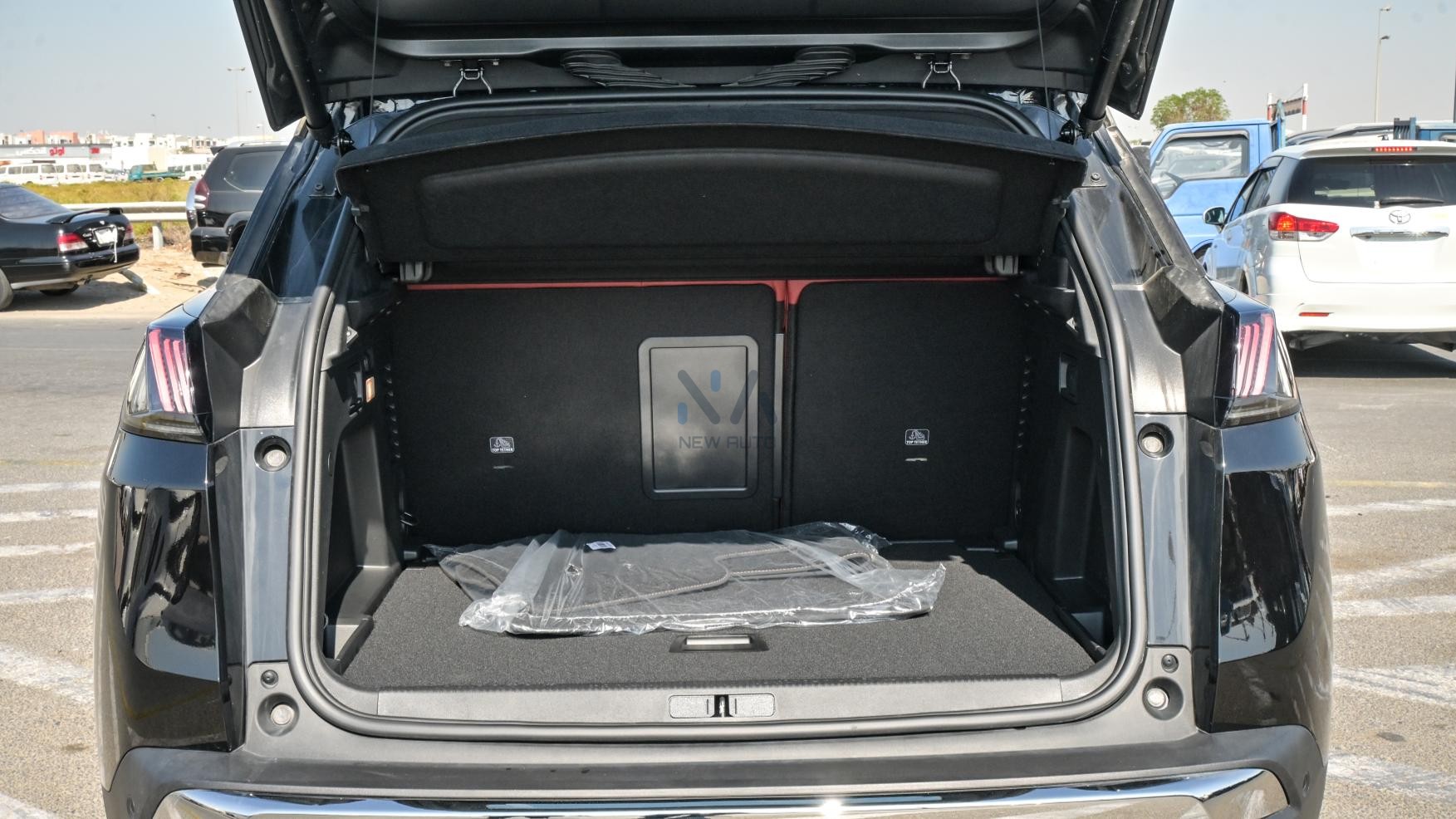 PEUGEOT 3008 GT LINE (N-PE-GT-1.6-25) Black-Red2025