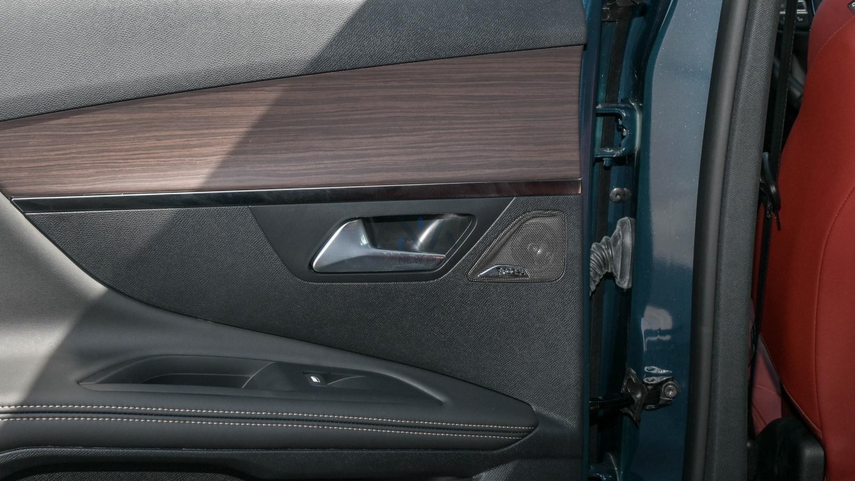 PEUGEOT 3008 GT LINE (N-PE-GT-1.6-25) Blue-Red 2025