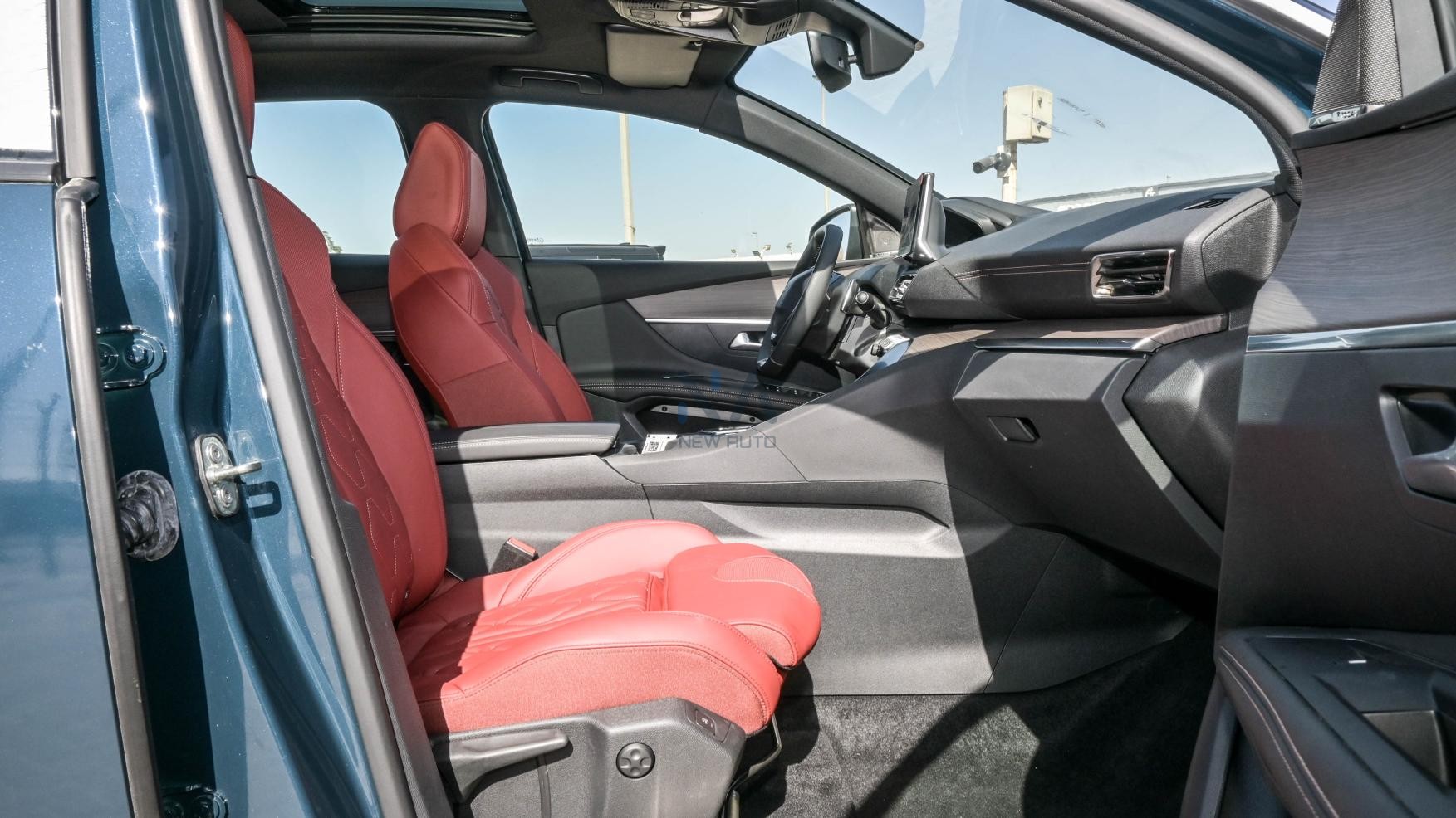 PEUGEOT 3008 GT LINE (N-PE-GT-1.6-25) Blue-Red 2025