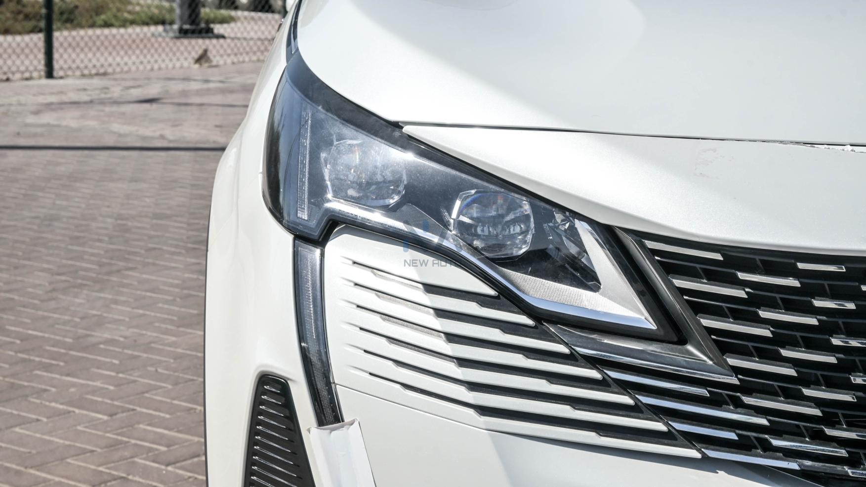 PEUGEOT 3008 GT LINE (N-PE-GT-1.6-25) White-Red 2025