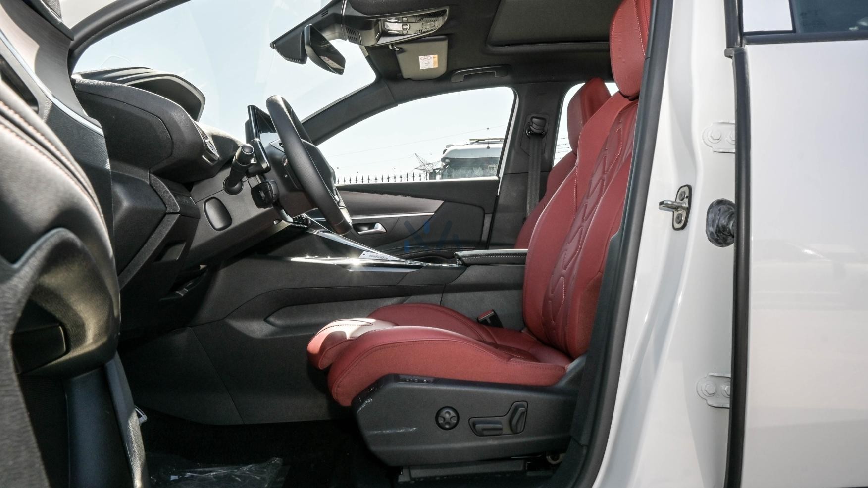 PEUGEOT 3008 GT LINE (N-PE-GT-1.6-25) White-Red 2025