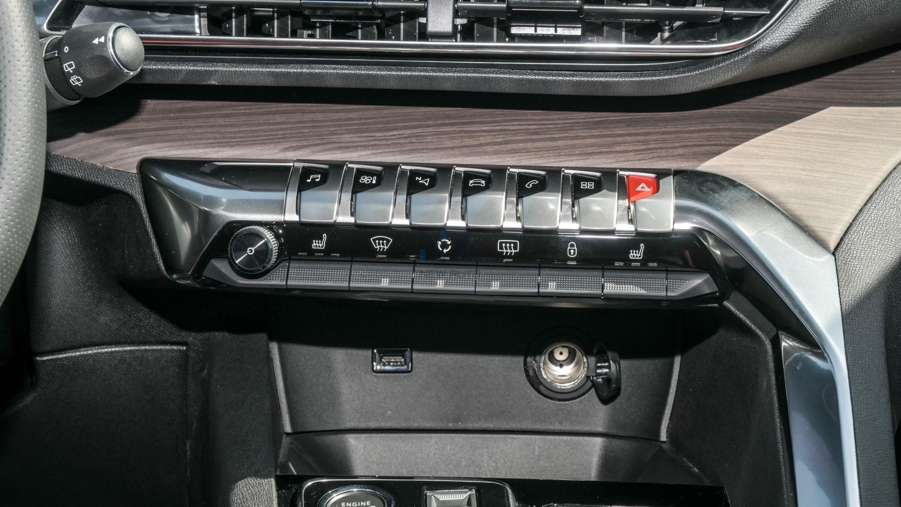 PEUGEOT 3008 GT LINE (N-PE-GT-1.6-25) White-Red 2025