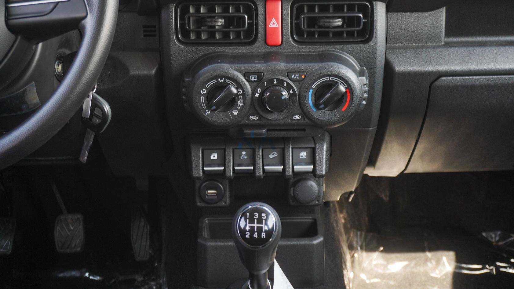 SUZUKI JIMNY 5Dr GL 5MT G26 (N-JIMY-5D-1.5-26) White-Black