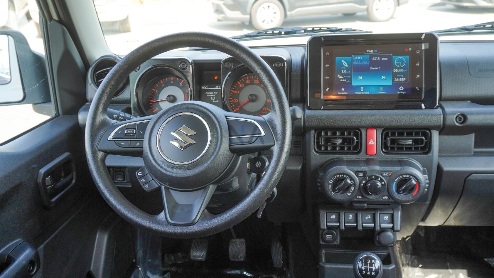 SUZUKI JIMNY 5Dr GL 5MT G26 (N-JIMY-5D-1.5-26) White-Black