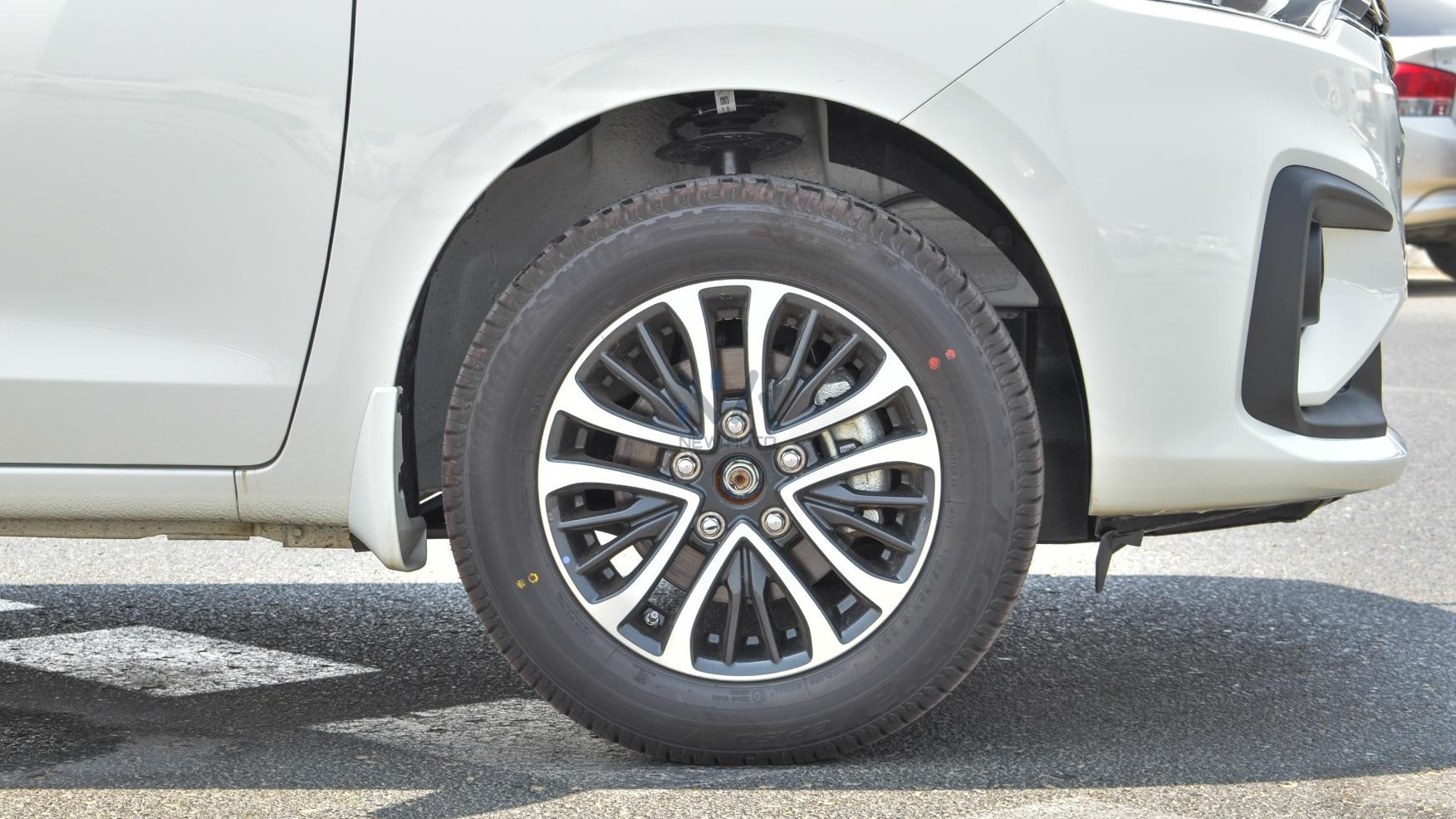 Suzuki Ertiga N-ERT15-P-GLX-25-1 White – Balck – 2025