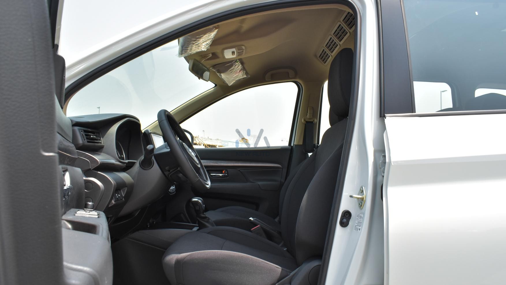 Suzuki Ertiga N-ERT15-P-GLX-25-1 White – Balck – 2025