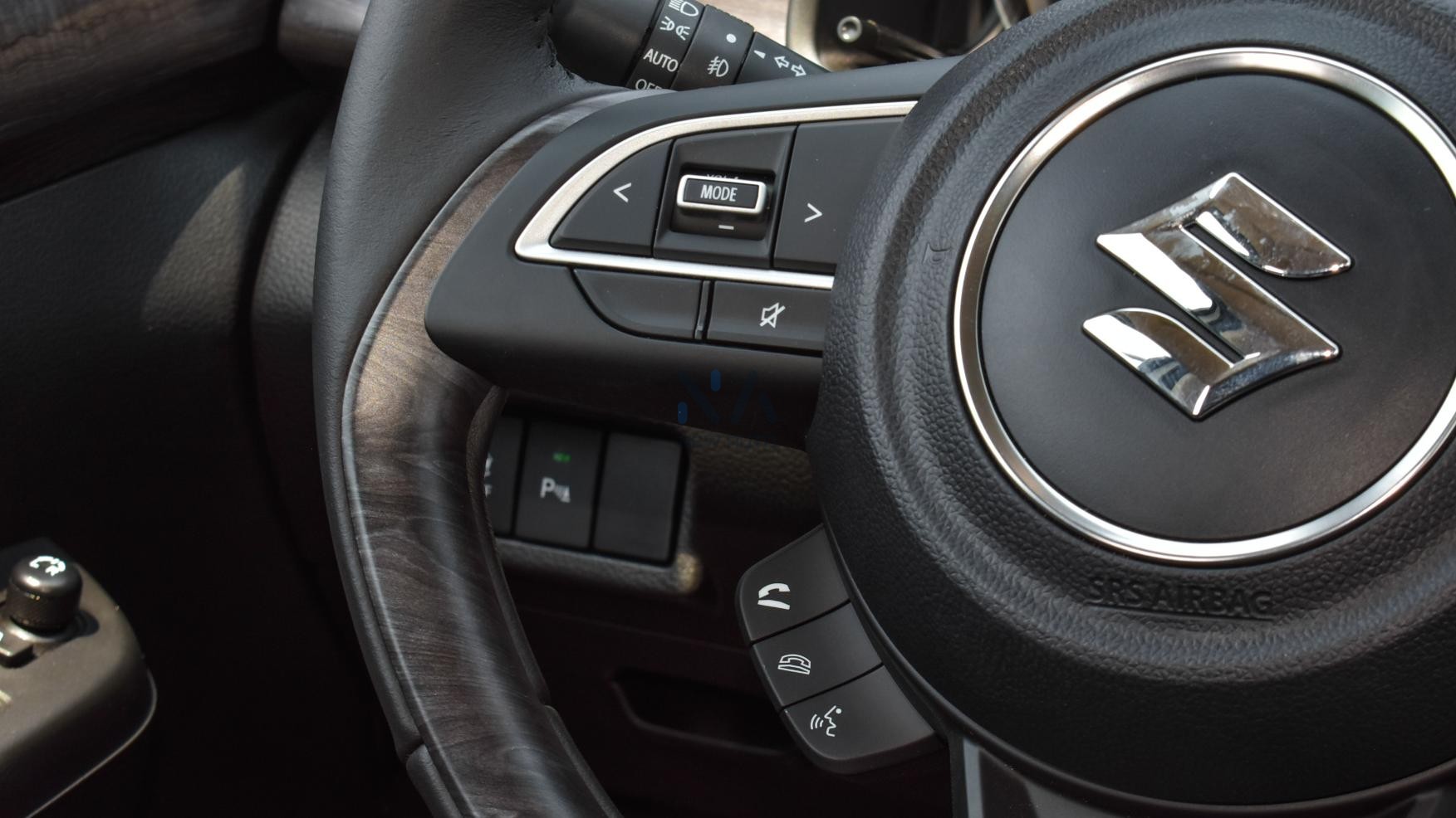 Suzuki Ertiga N-ERT15-P-GLX-25-1 White – Balck – 2025