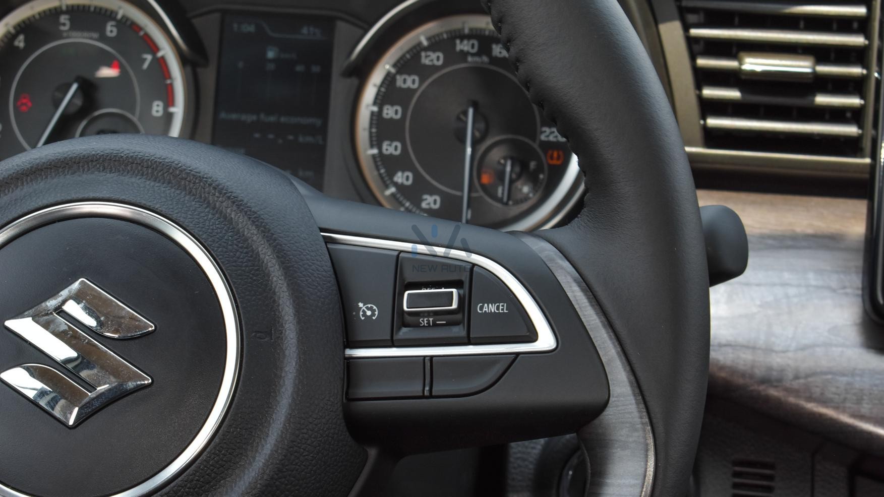 Suzuki Ertiga N-ERT15-P-GLX-25-1 White – Balck – 2025