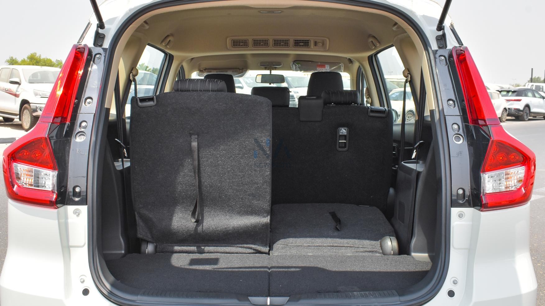 Suzuki Ertiga N-ERT15-P-GLX-25-1 White – Balck – 2025