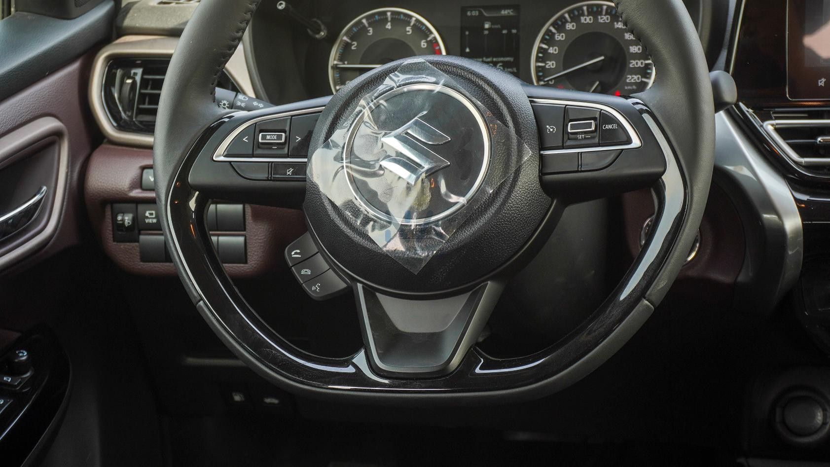 Suzuki Fronx(N-FRONX-1.5-P-25) Grey-Black 2025