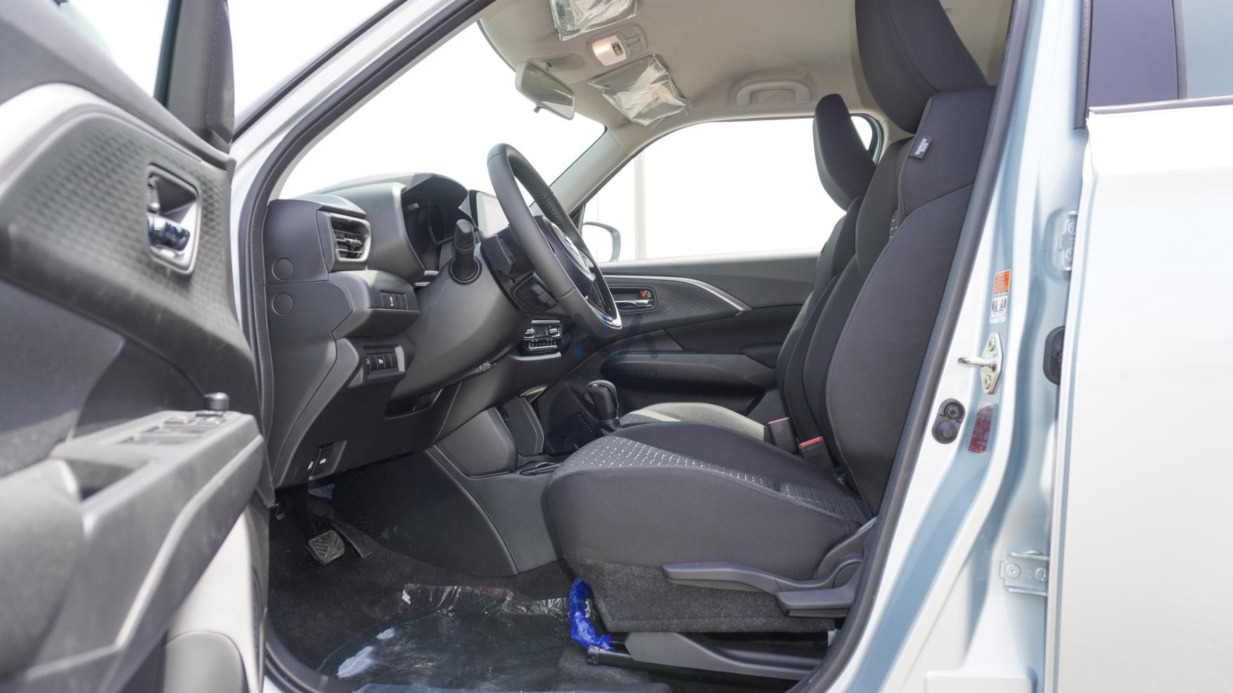 Suzuki Swift GLX (N-SWI12- P-26) Silver – Black 2026