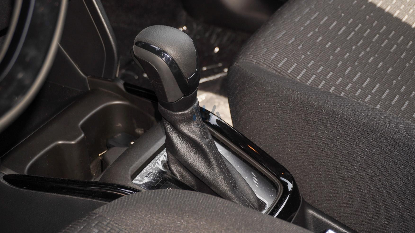 Suzuki Swift GLX (N-SWI12- P-26) Silver – Black 2026