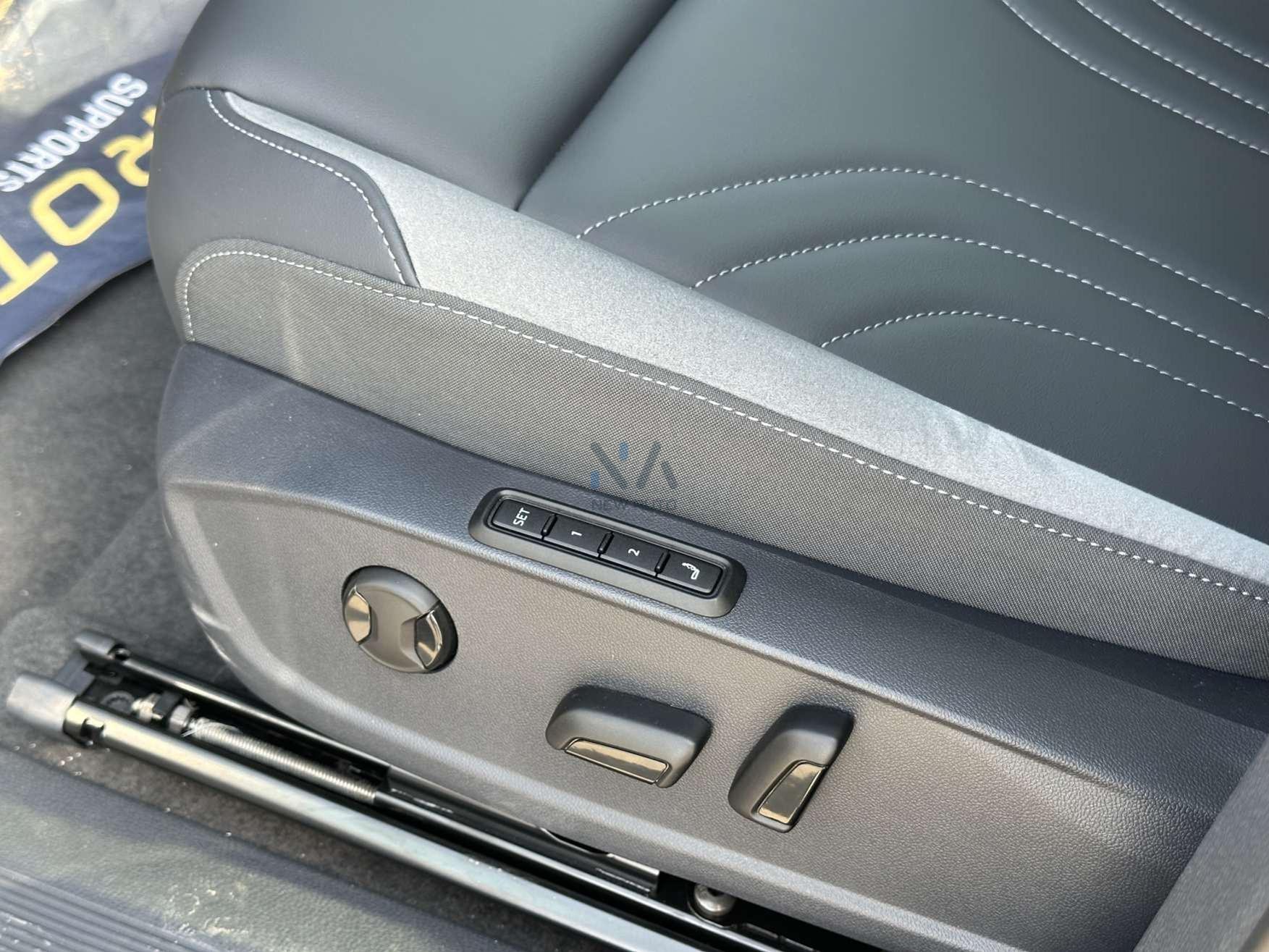 ID.4 Crozz LitePro (VW5) Grey-Black & Grey 2022