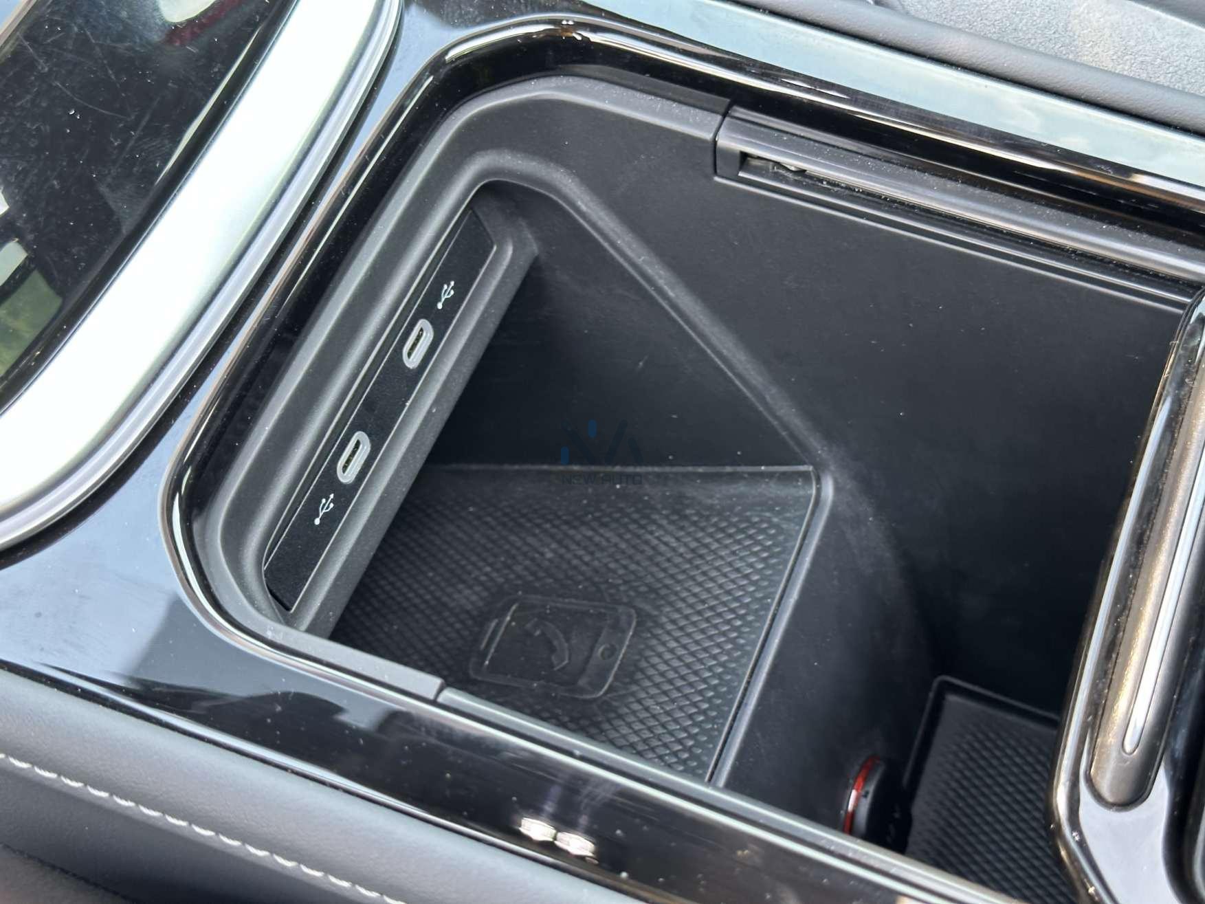 ID.4 Crozz LitePro (VW6) Red-Black & Grey 2022