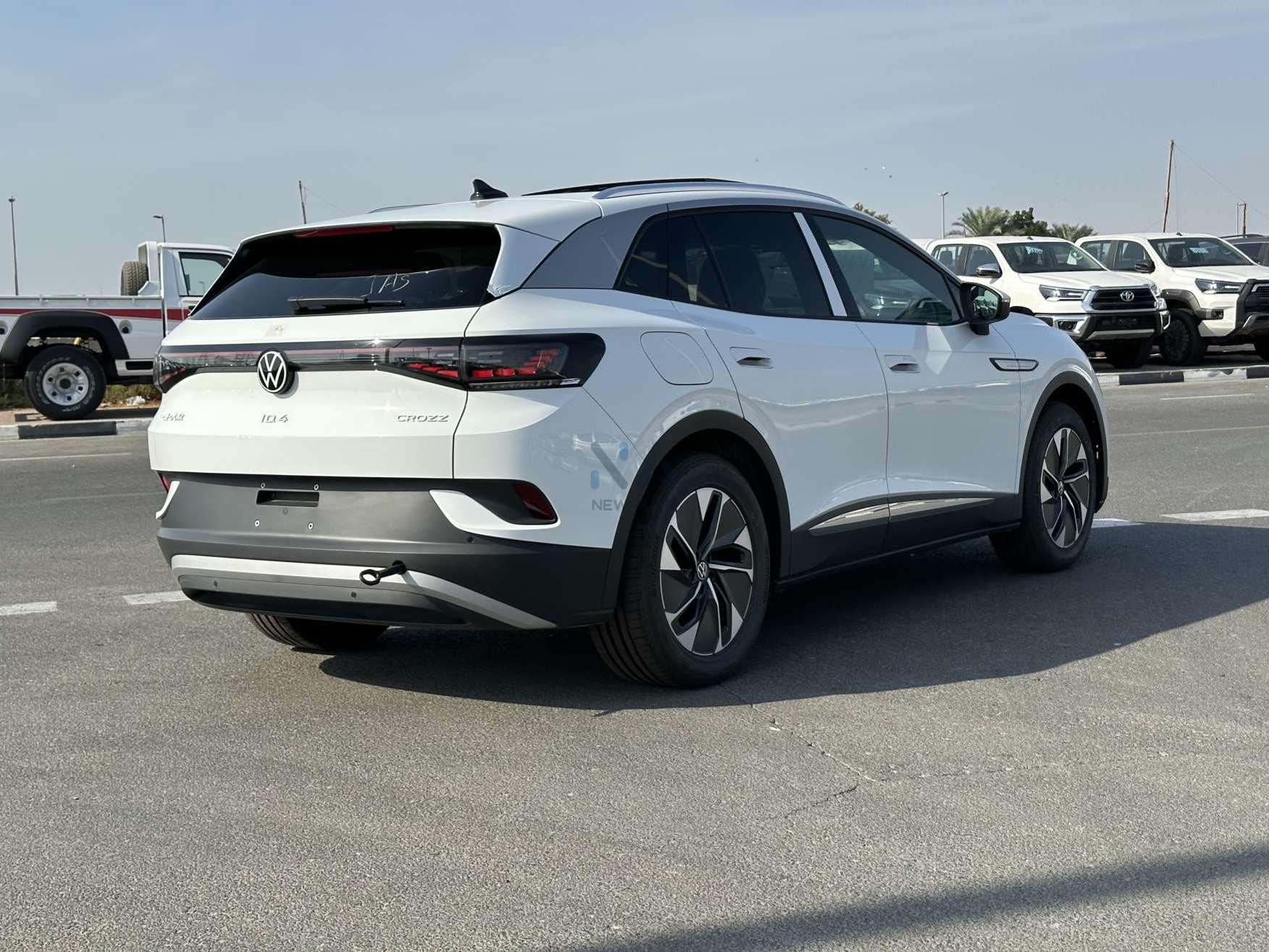 ID.4 Crozz Pure+ (VW3) White-Black & Grey 2022