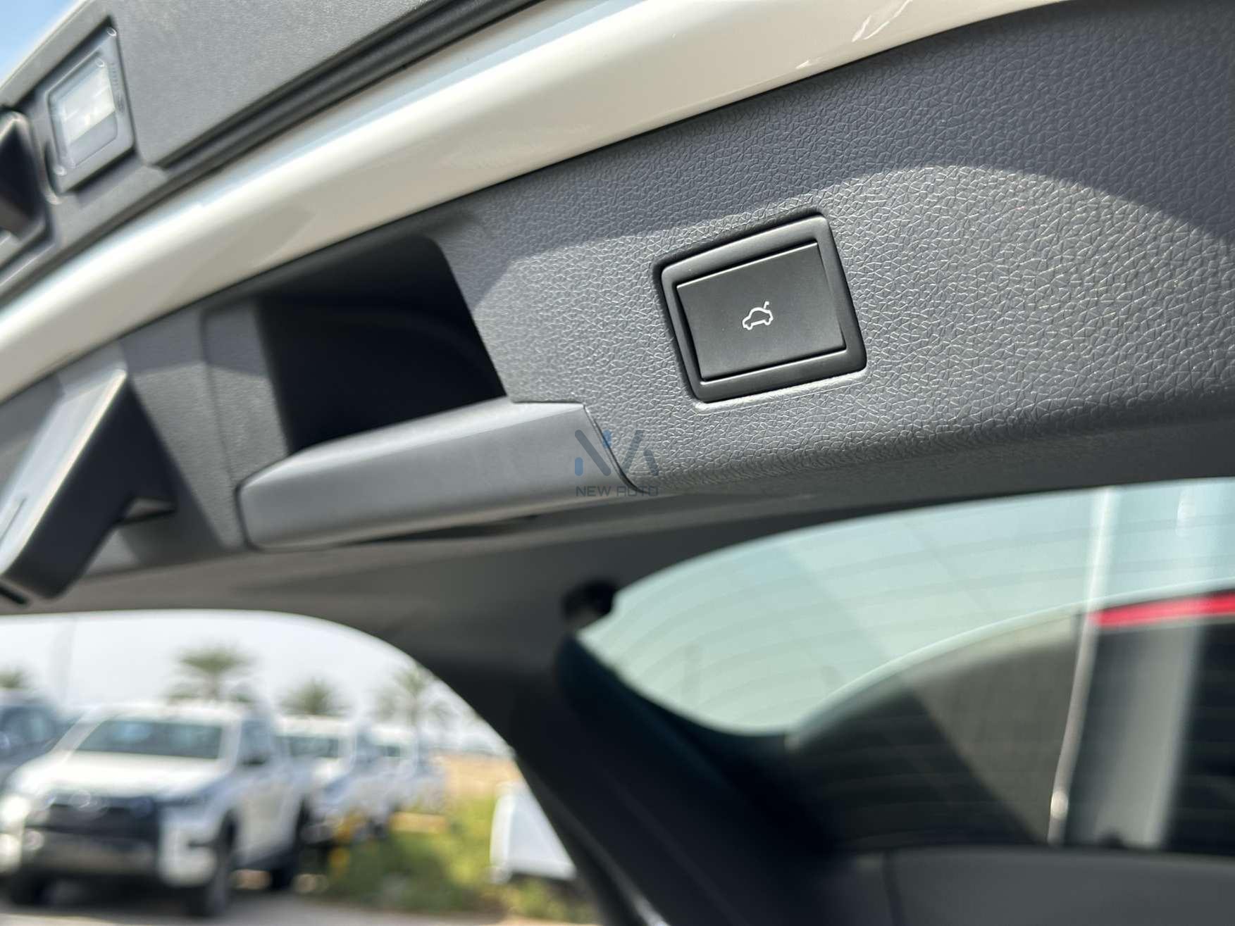 ID.4 Crozz Pure+ (VW3) White-Black & Grey 2022