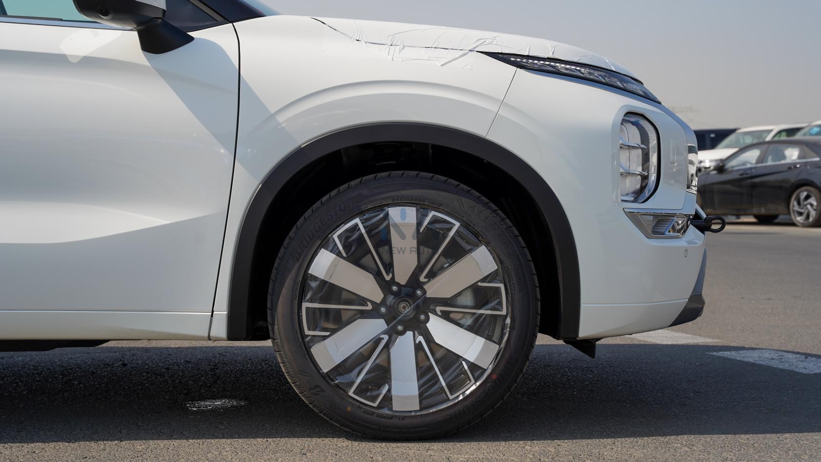 Mitsubishi Outlander Premium White-Brown 2026 (G09)