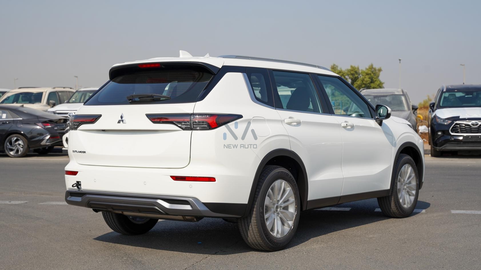 Mitsubishi Outlander High-Line White-Black 2026