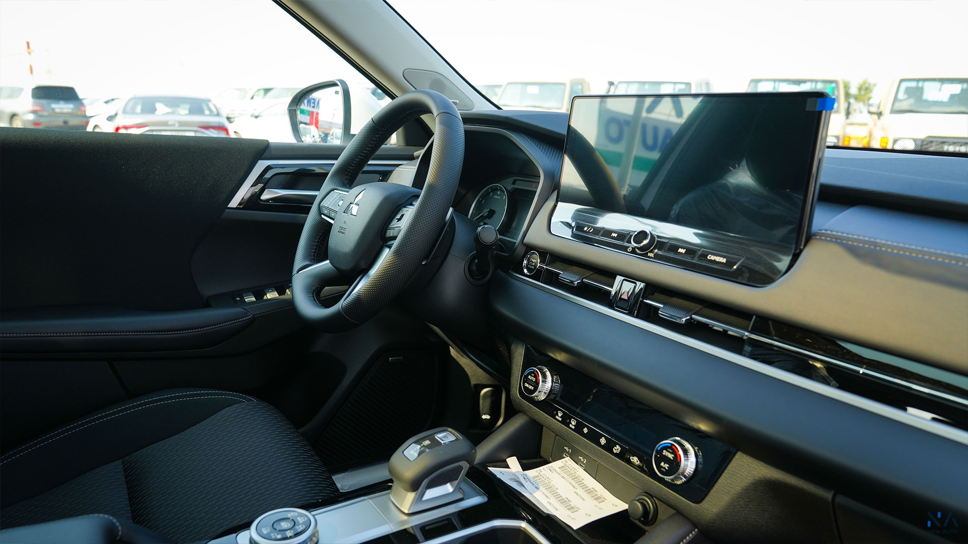 Mitsubishi Outlander High-Line (G05) Diamond White – Black 2026