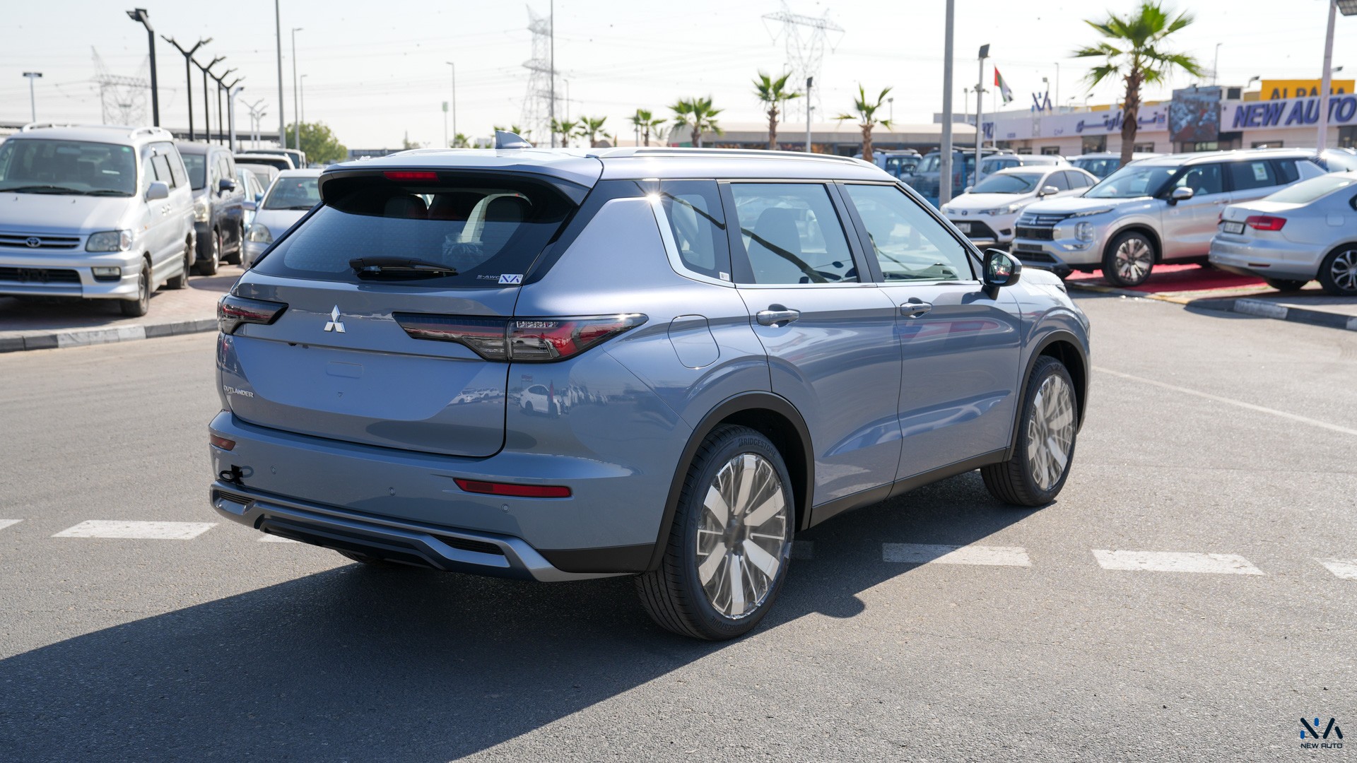 Mitsubishi Outlander High-Line (G06) Moonstone Grey – Black 2026