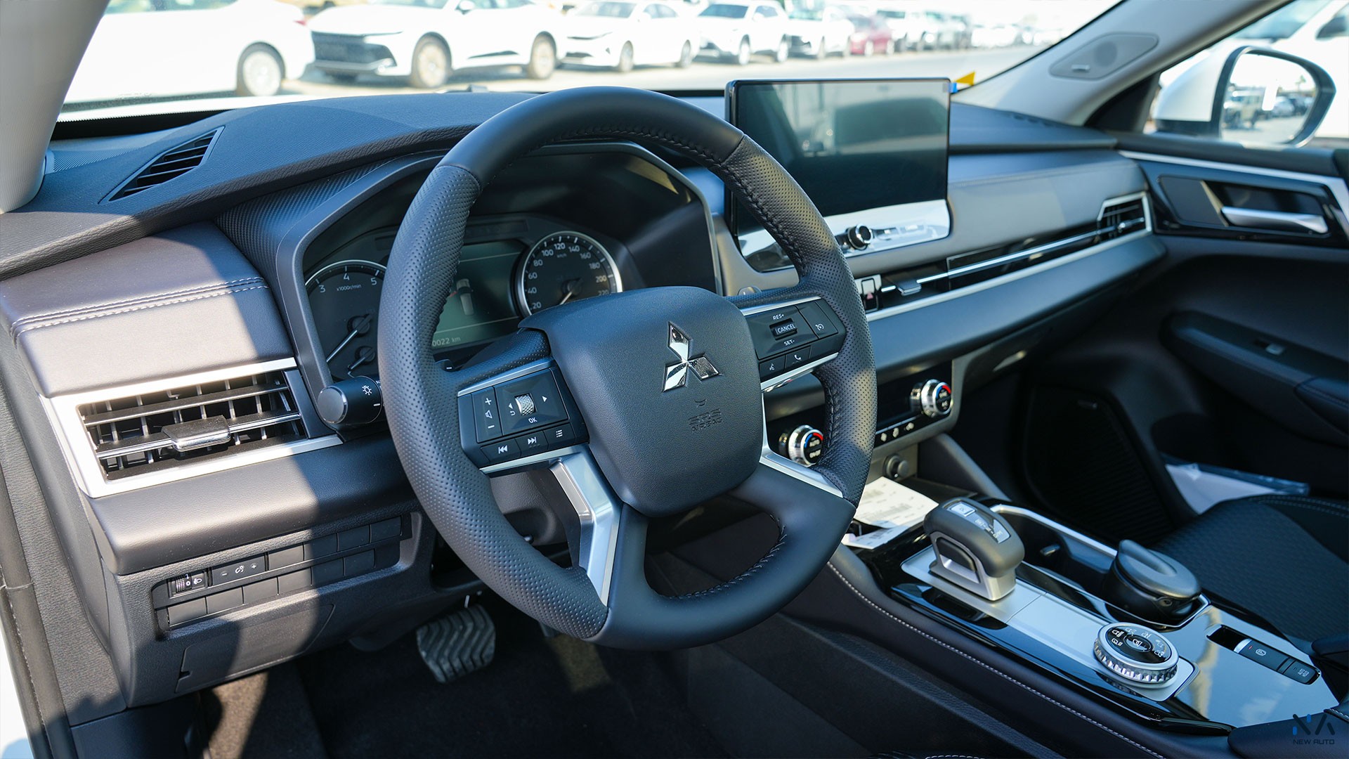 Mitsubishi Outlander High-Line (G05) Diamond White – Black 2026