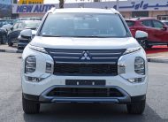 Mitsubishi Outlander High-Line (G03 Plus) Solid White – Grey 2026