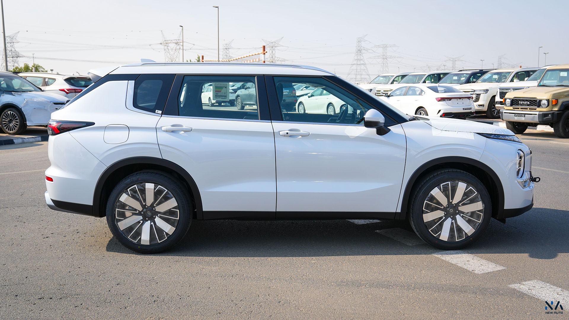 Mitsubishi Outlander High-Line (G05) Diamond White – Black 2026