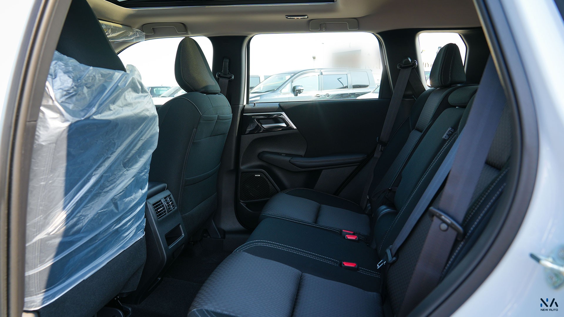 Mitsubishi Outlander High-Line (G05) Diamond White – Black 2026