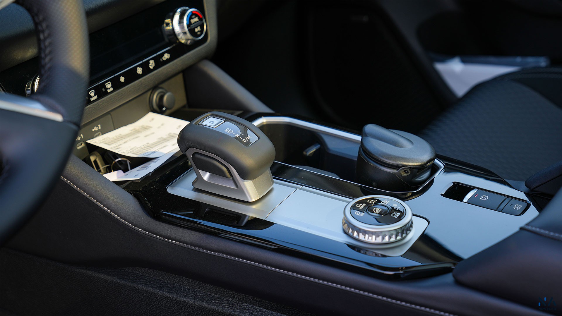 Mitsubishi Outlander High-Line (G05) Diamond White – Black 2026