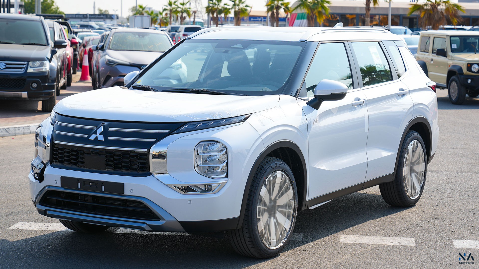 Mitsubishi Outlander High-Line (G05) Diamond White – Black 2026